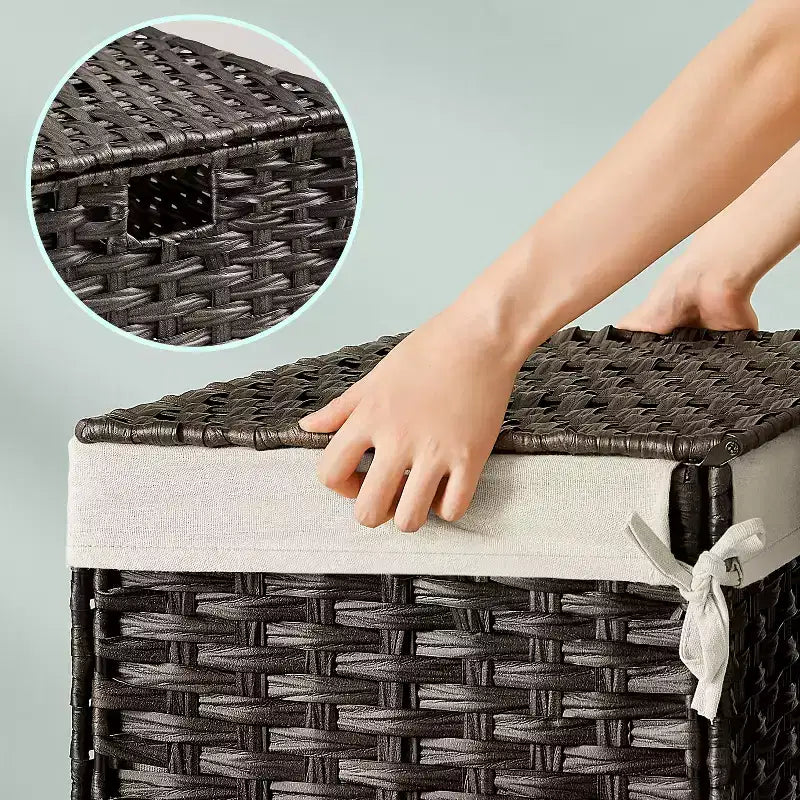 Panier de rangement avec couvercle, 105 L (27,7 gallons US) Tressé. Comprend des poignées, une doublure amovible et un cadre métallique.