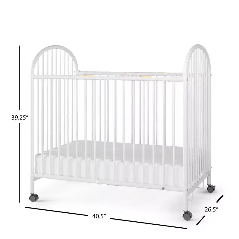 Lit de Bébé Pliant Compact Arqué Portable avec 3 Matelas et 2 Roues Verrouillables, Construction Durable, Facile à Nettoyer (Blanc)