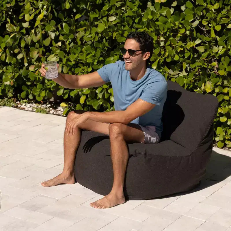 Chaise de patio légère pour l'extérieur, tissu de qualité supérieure, rembourrage en billes ComfortFlow