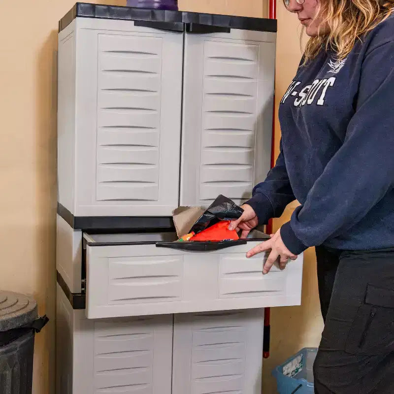 Armoire de rangement en plastique avec 2 étagères réglables et 1 tiroir - 57
