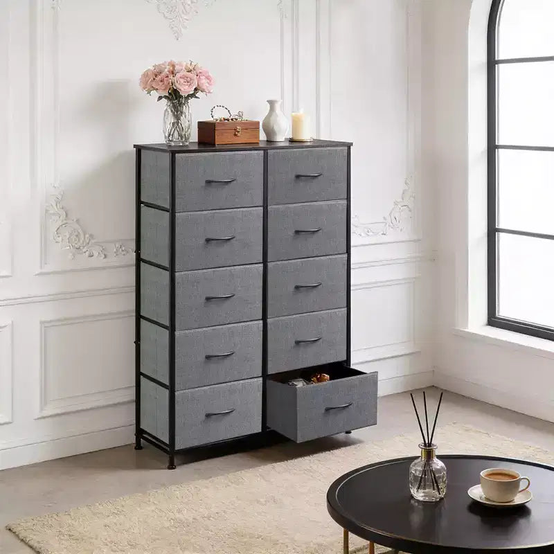 Organisation optimale. Commode haute à 10 tiroirs en métal et tissu. Style industriel moderne. Pour chambre, dressing, salon.