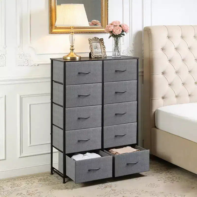 Organisation optimale. Commode haute à 10 tiroirs en métal et tissu. Style industriel moderne. Pour chambre, dressing, salon.