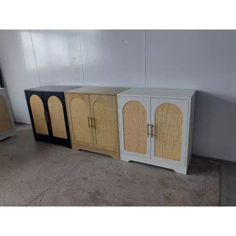 Meuble de rangement buffet en rotin 59 po avec 4 portes, étagère fixe et poignées en métal